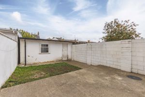 Garden + Outbuilding- click for photo gallery